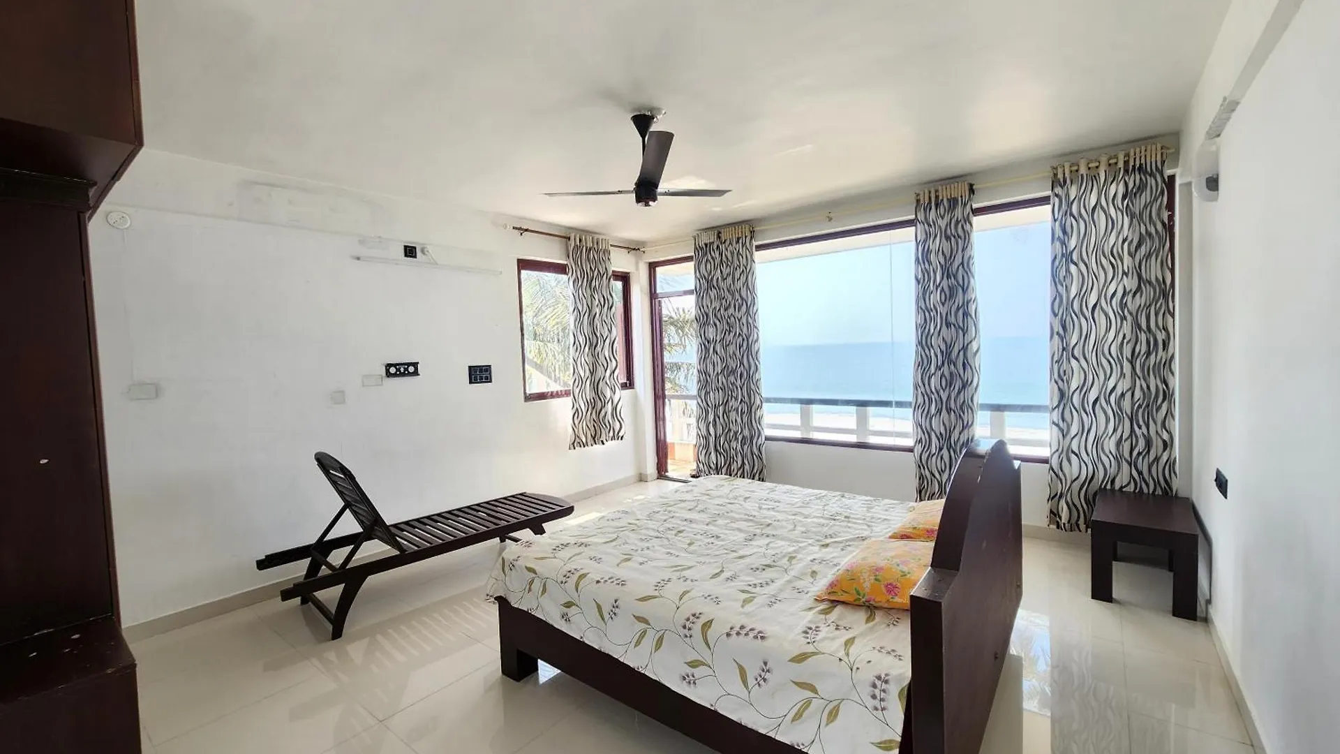 The Waves Beach House Andhakaranazhi Turavūr Πανσιόν