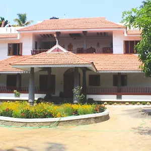 Homestay Shore, Turavur