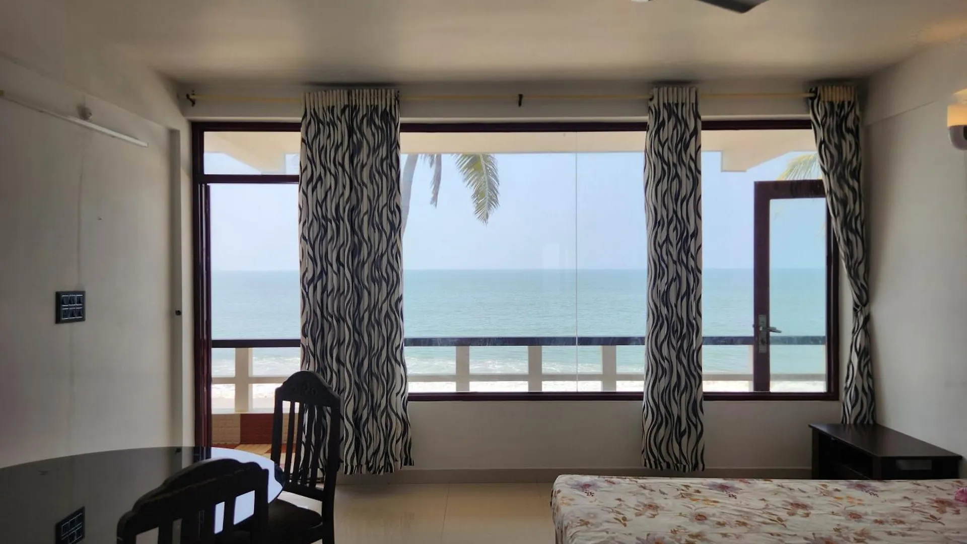 Guest house The Waves Beach House Andhakaranazhi Turavur