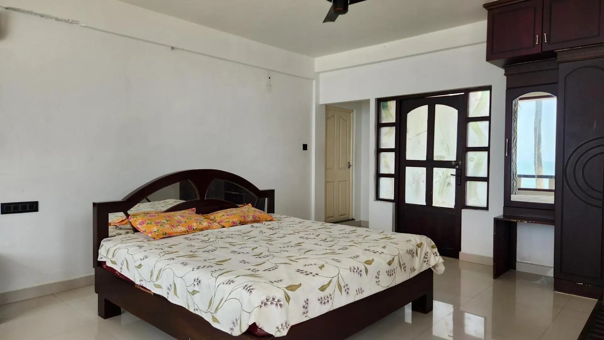The Waves Beach House Andhakaranazhi Turavur India
