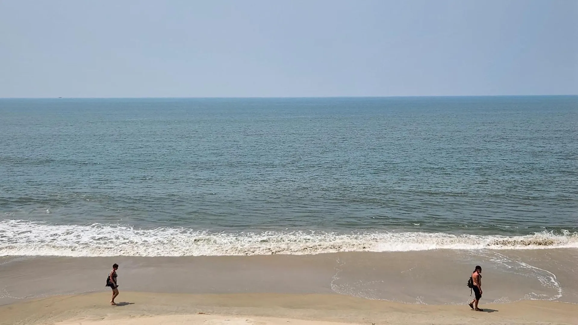 Guest house The Waves Beach House Andhakaranazhi Turavur India