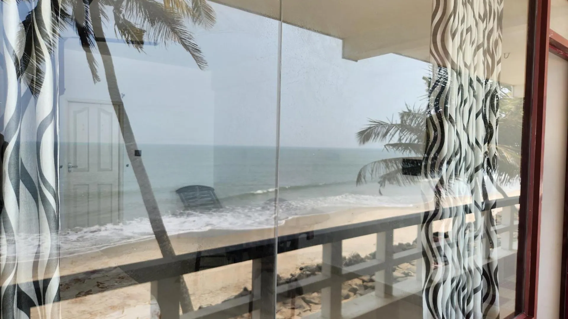 The Waves Beach House Andhakaranazhi Turavur India