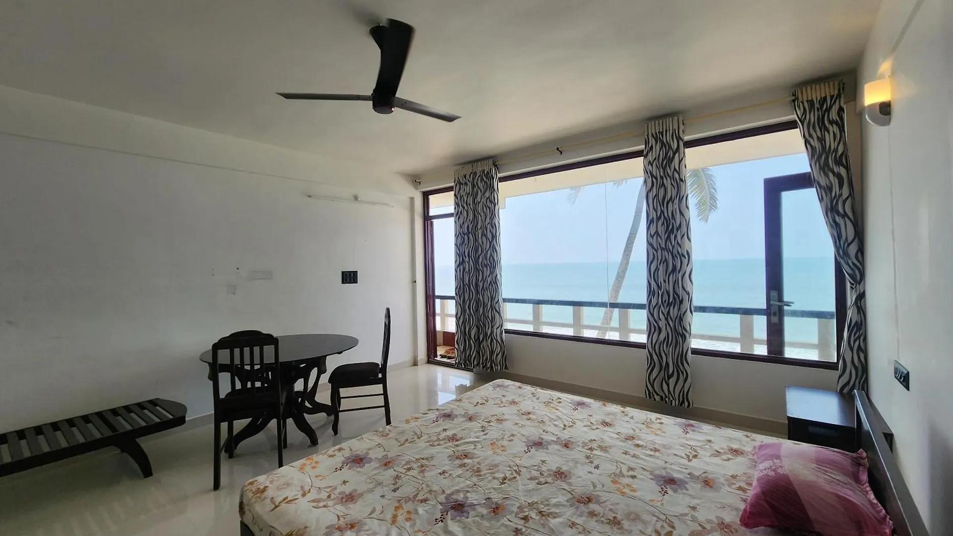 Guest house The Waves Beach House Andhakaranazhi Turavur