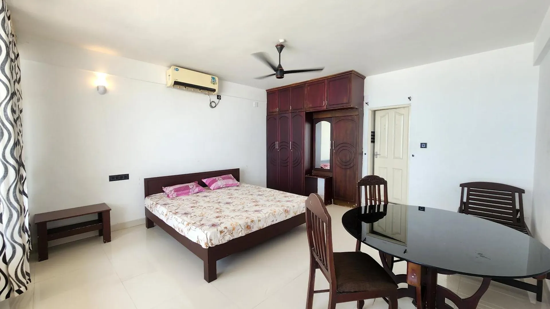 The Waves Beach House Andhakaranazhi Turavur