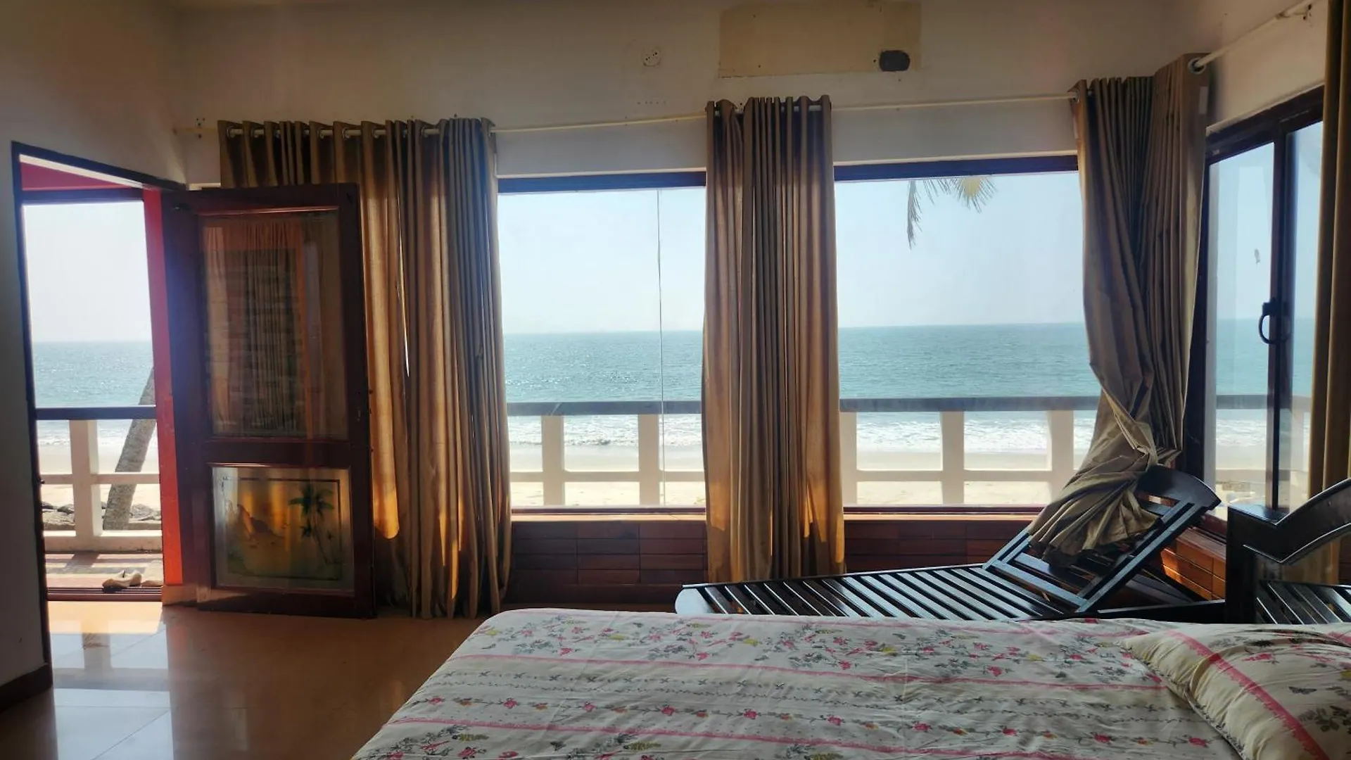 The Waves Beach House Andhakaranazhi Turavur India