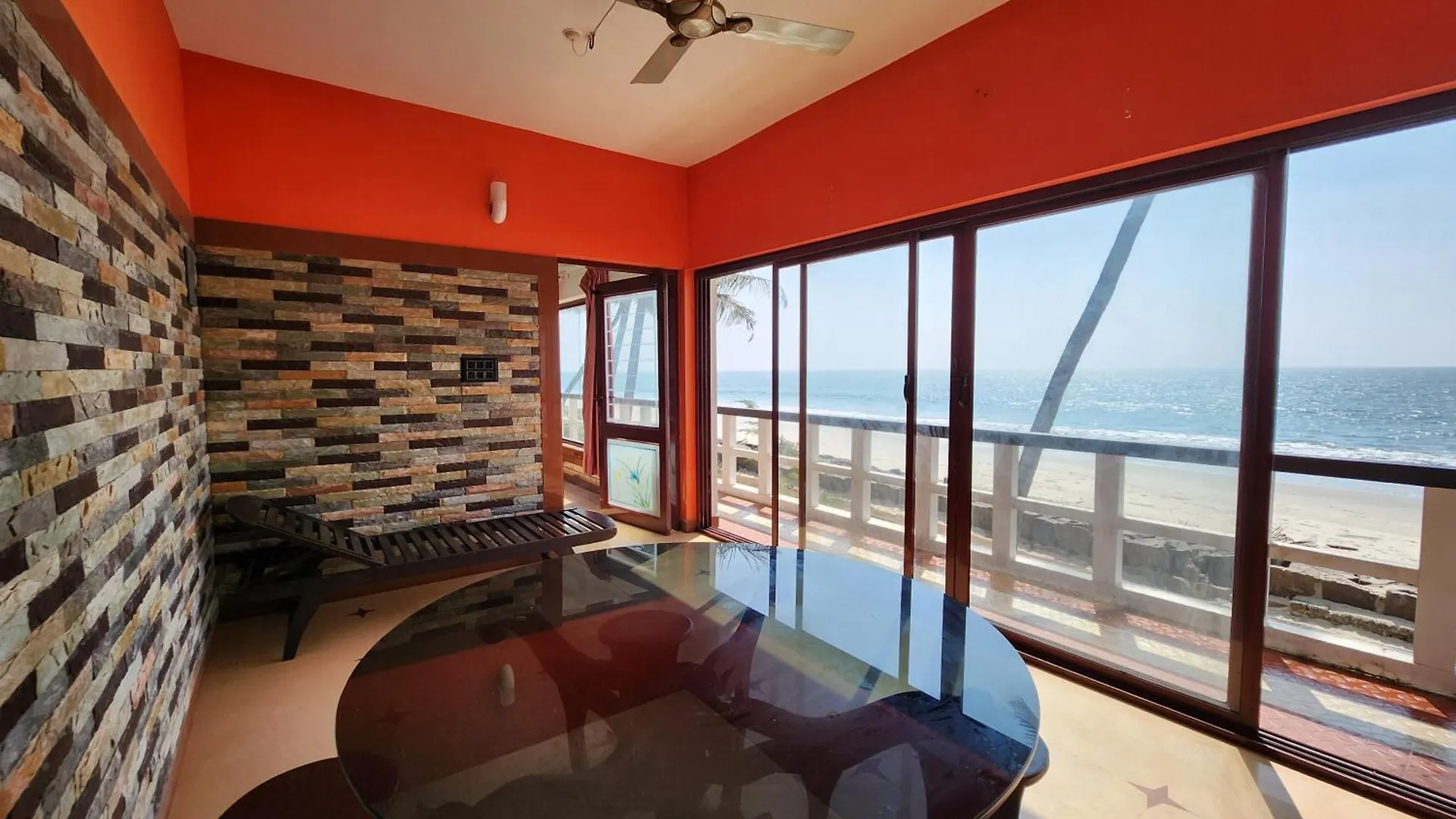 The Waves Beach House Andhakaranazhi Turavur Guest house