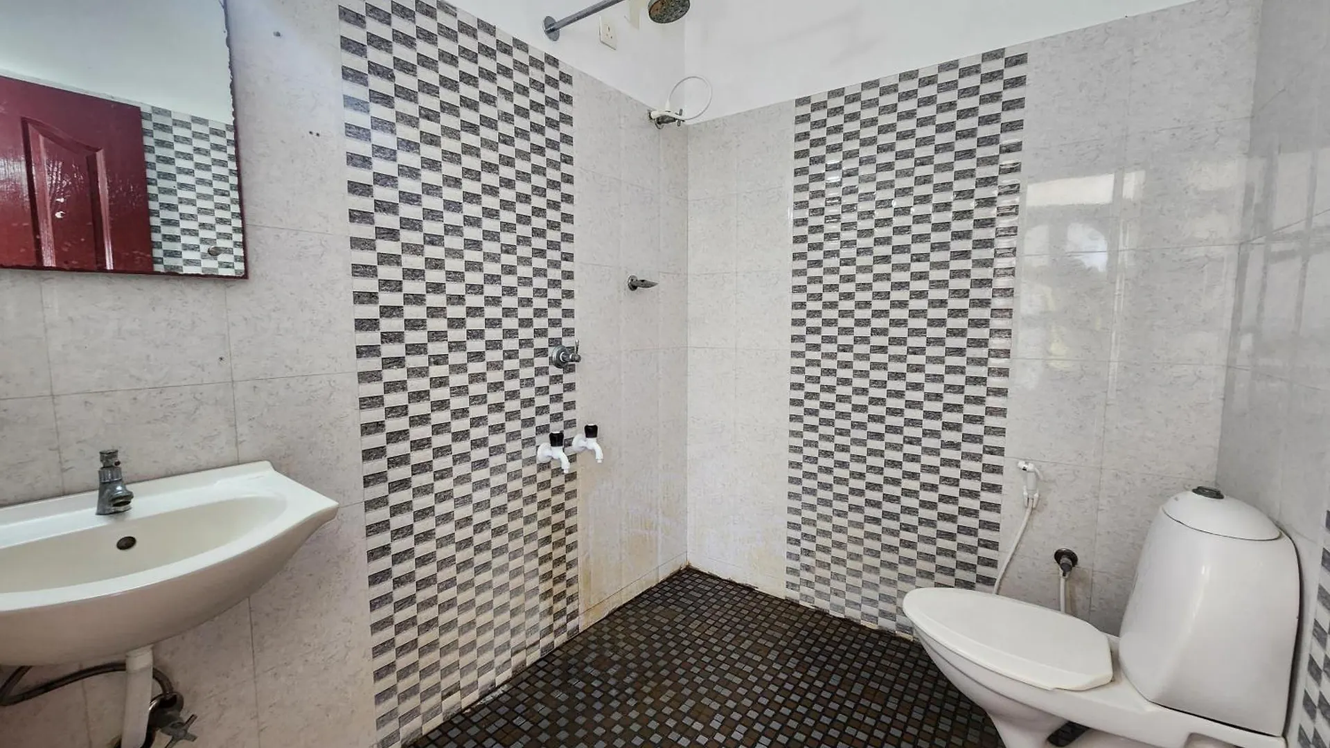 The Waves Beach House Andhakaranazhi Turavur Guest house