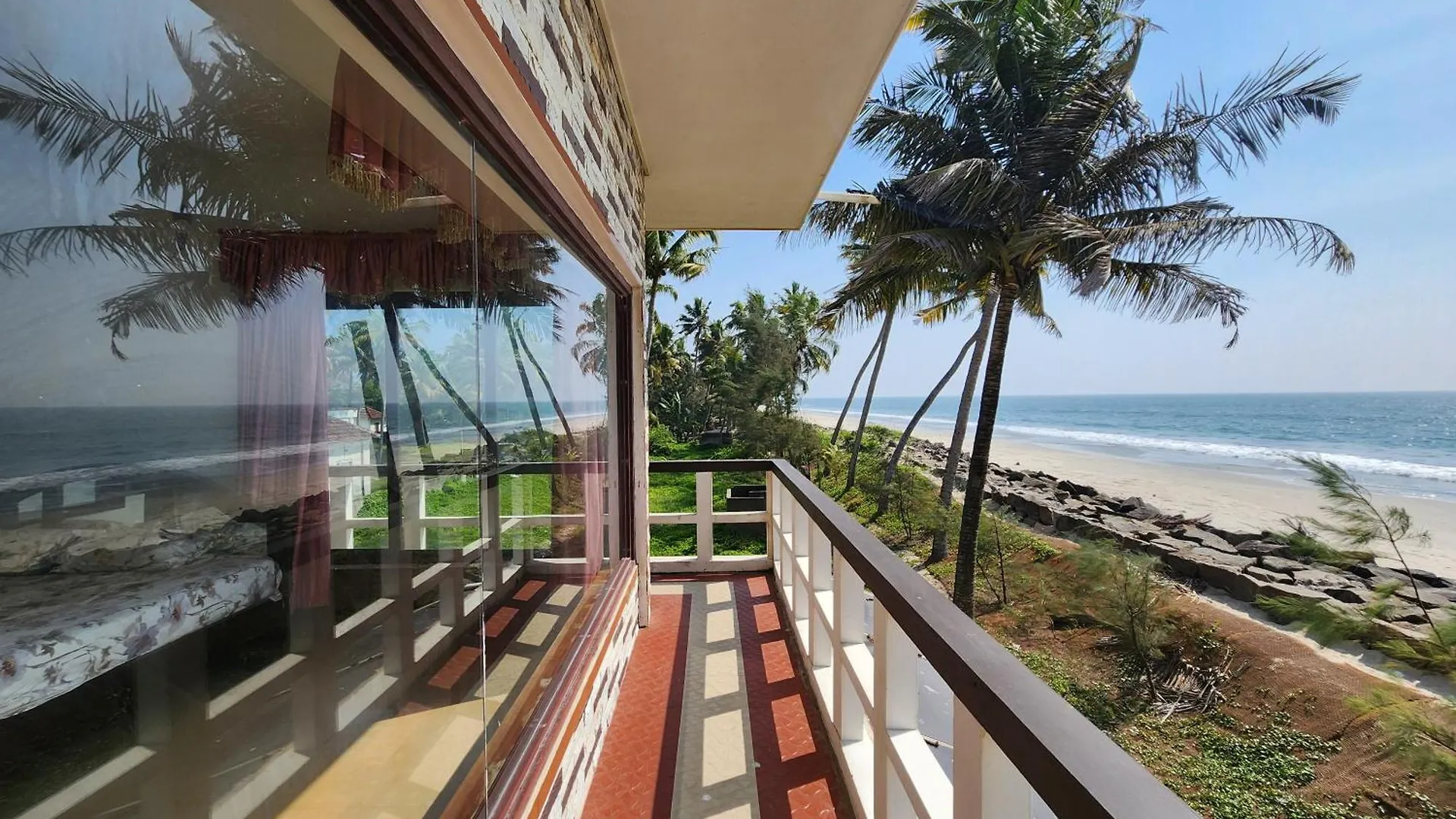 The Waves Beach House Andhakaranazhi Turavur 0*,