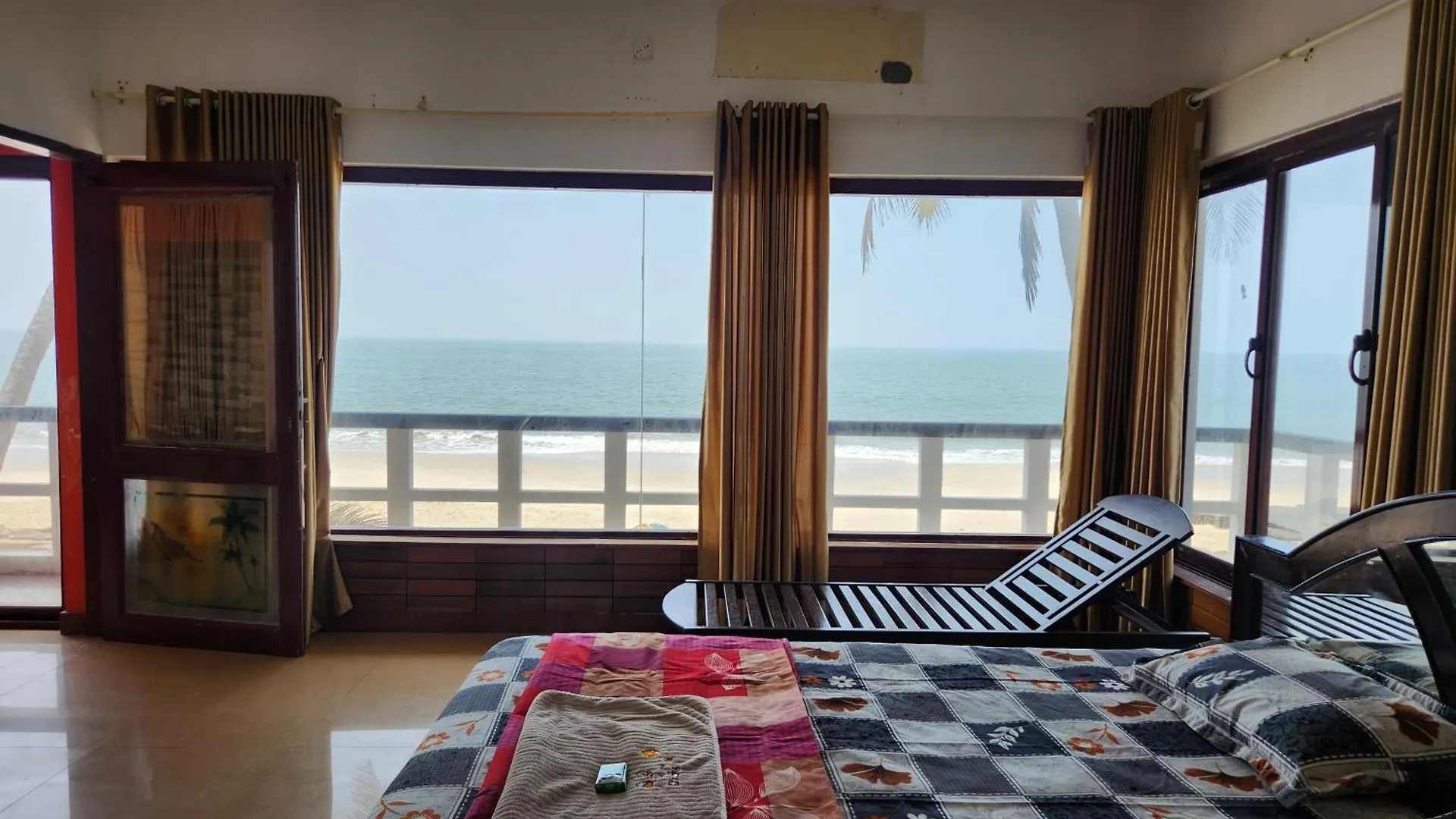 The Waves Beach House Andhakaranazhi Turavur