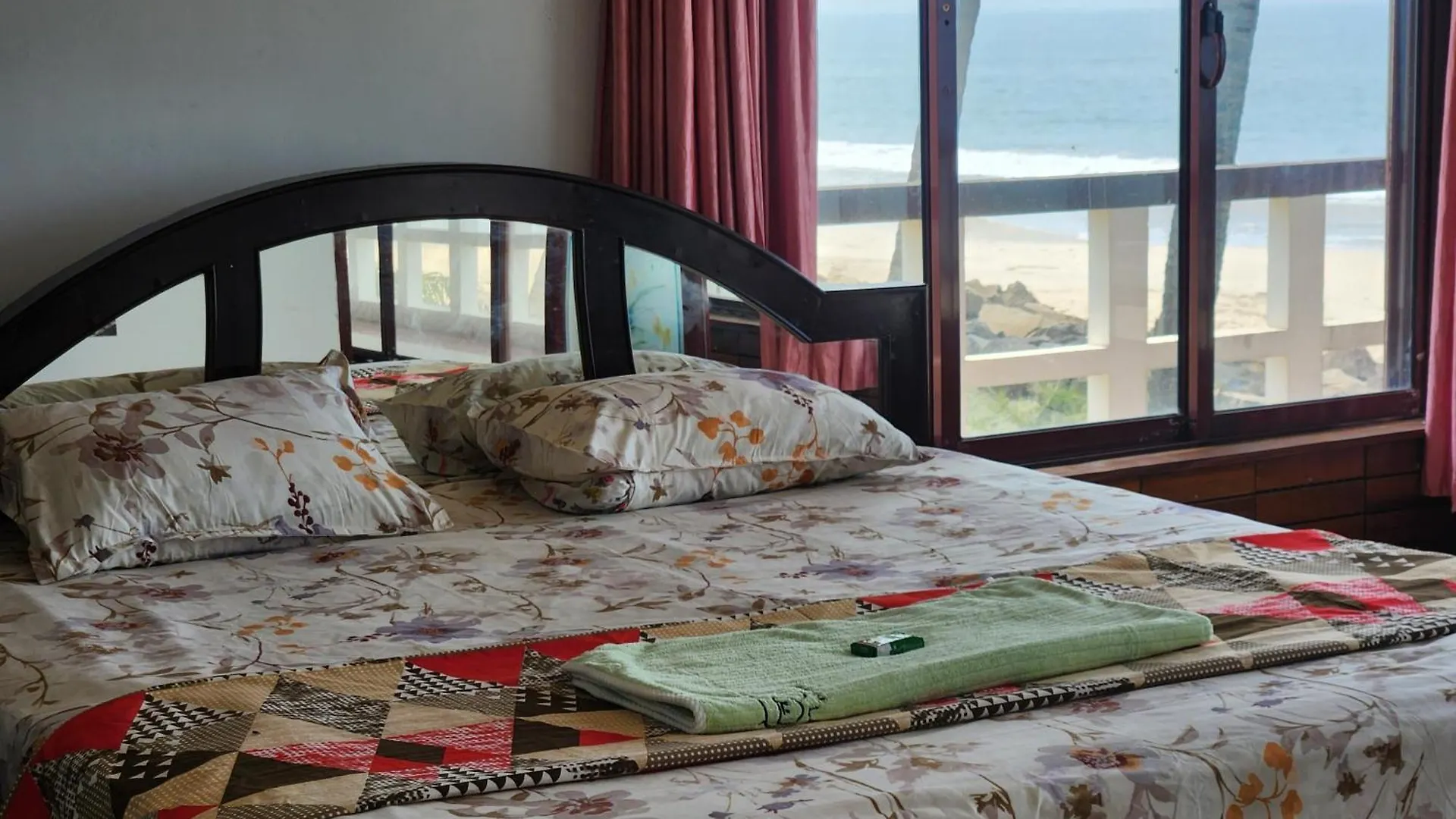 Guest house The Waves Beach House Andhakaranazhi Turavur